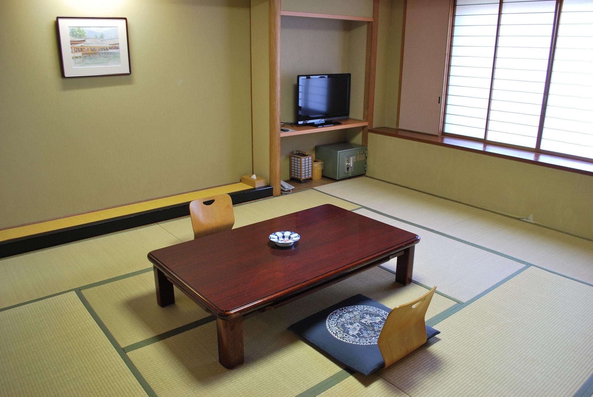 Miyajima Hotel Makoto Хацукаити Экстерьер фото