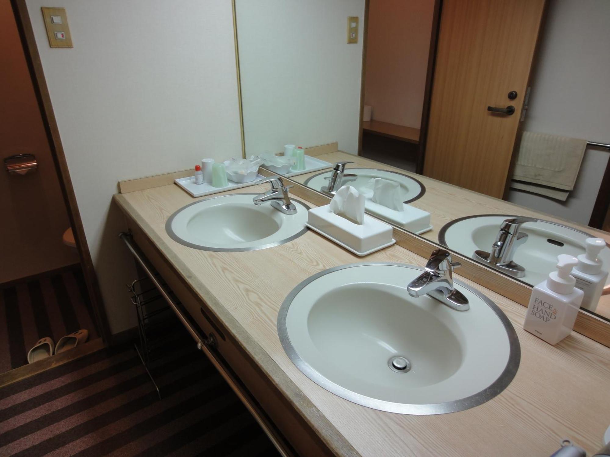 Miyajima Hotel Makoto Хацукаити Экстерьер фото